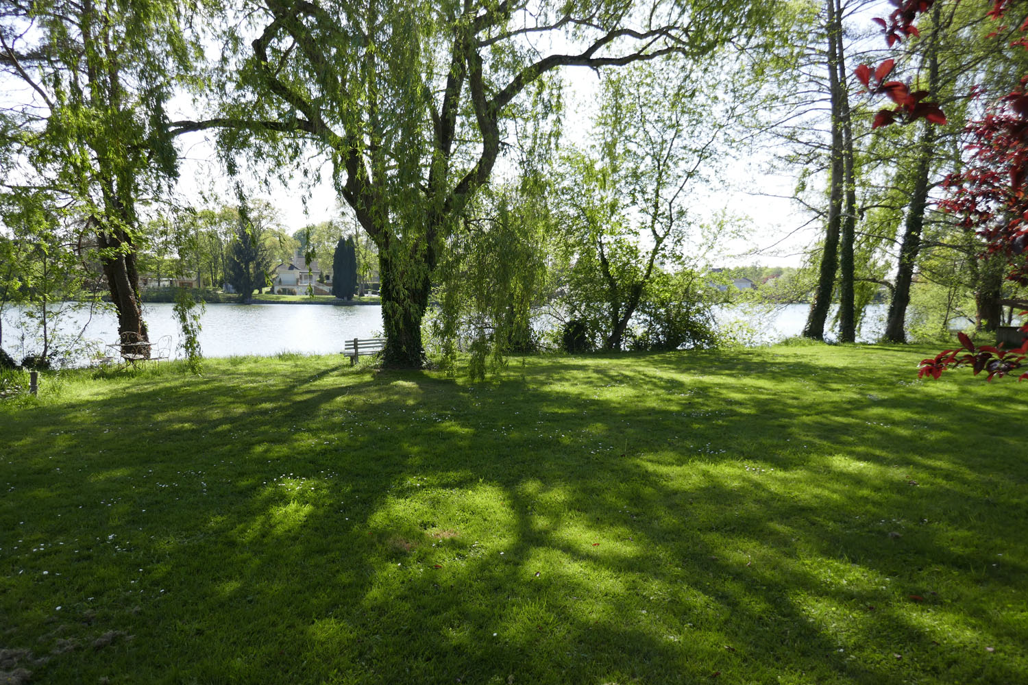 EXT_A_Jardin_Lake1